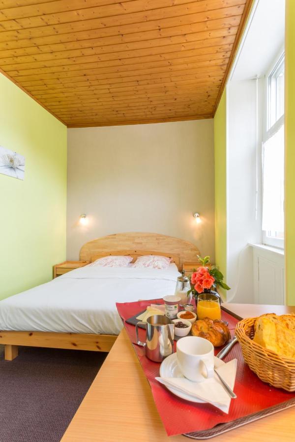 Hotel Restaurant Collin Ferrette Bagian luar foto