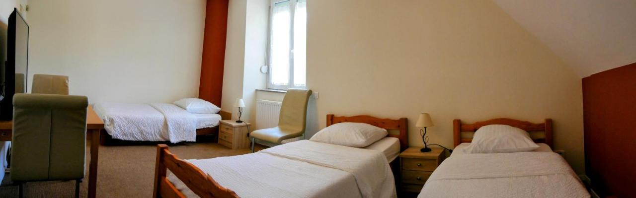Hotel Restaurant Collin Ferrette Bagian luar foto