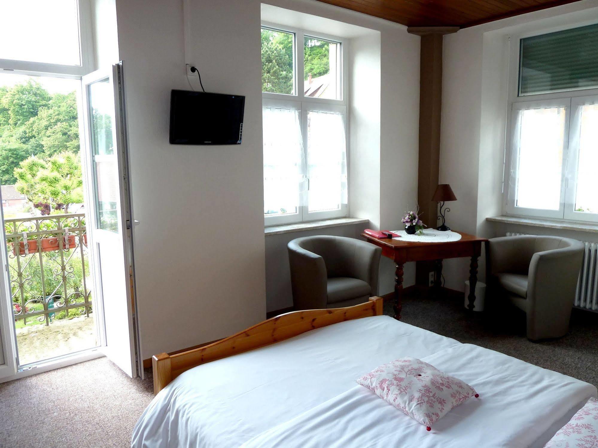 Hotel Restaurant Collin Ferrette Bagian luar foto